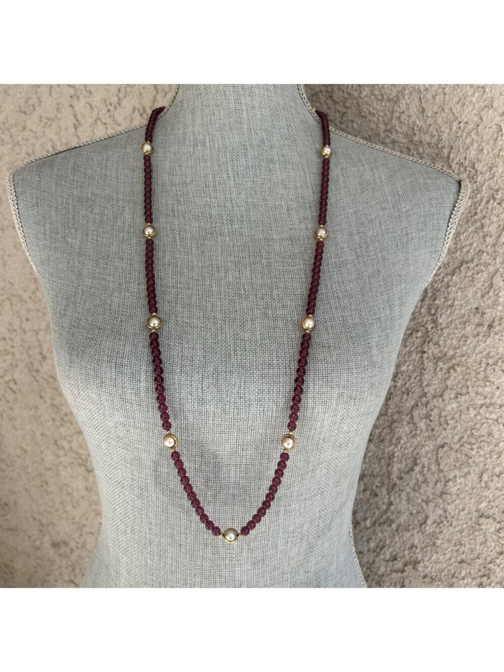 Vintage AVON Art Deco Jewelry Beaded‎ Necklace Purple Pearl Gold Metallic